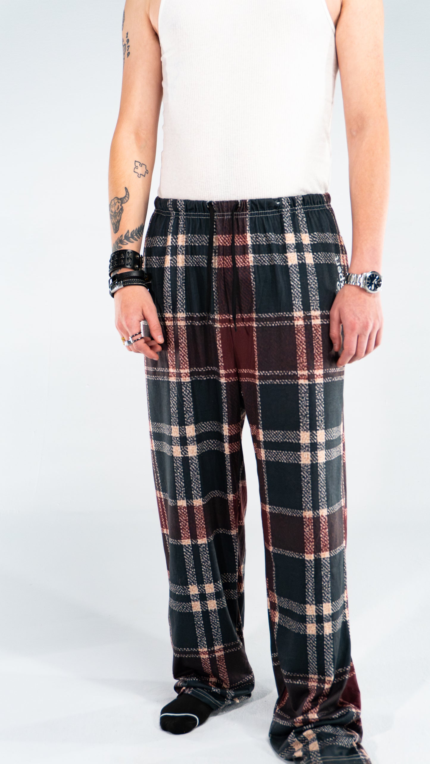 Pantalon carotté uni-saison