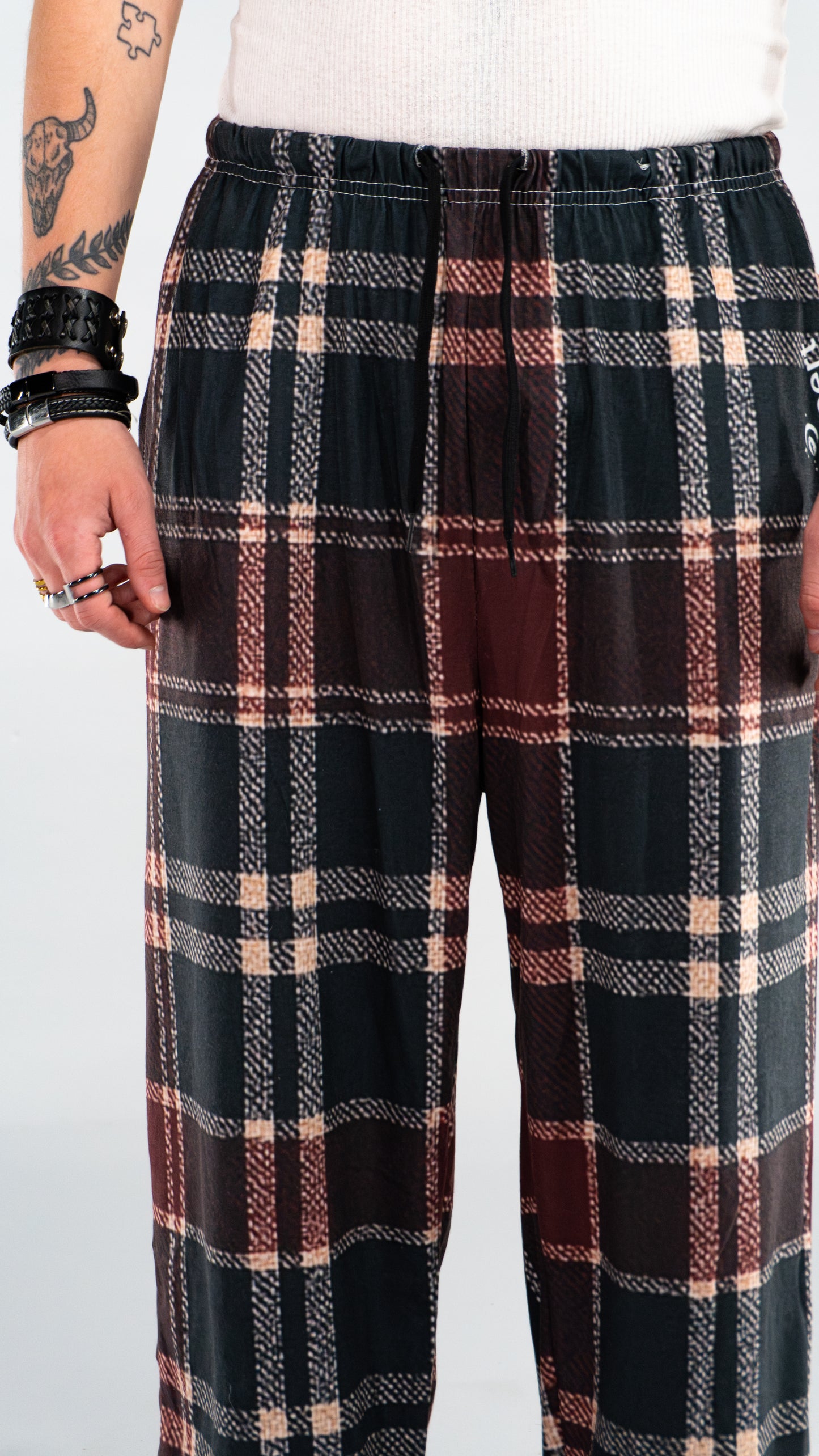 Pantalon carotté uni-saison